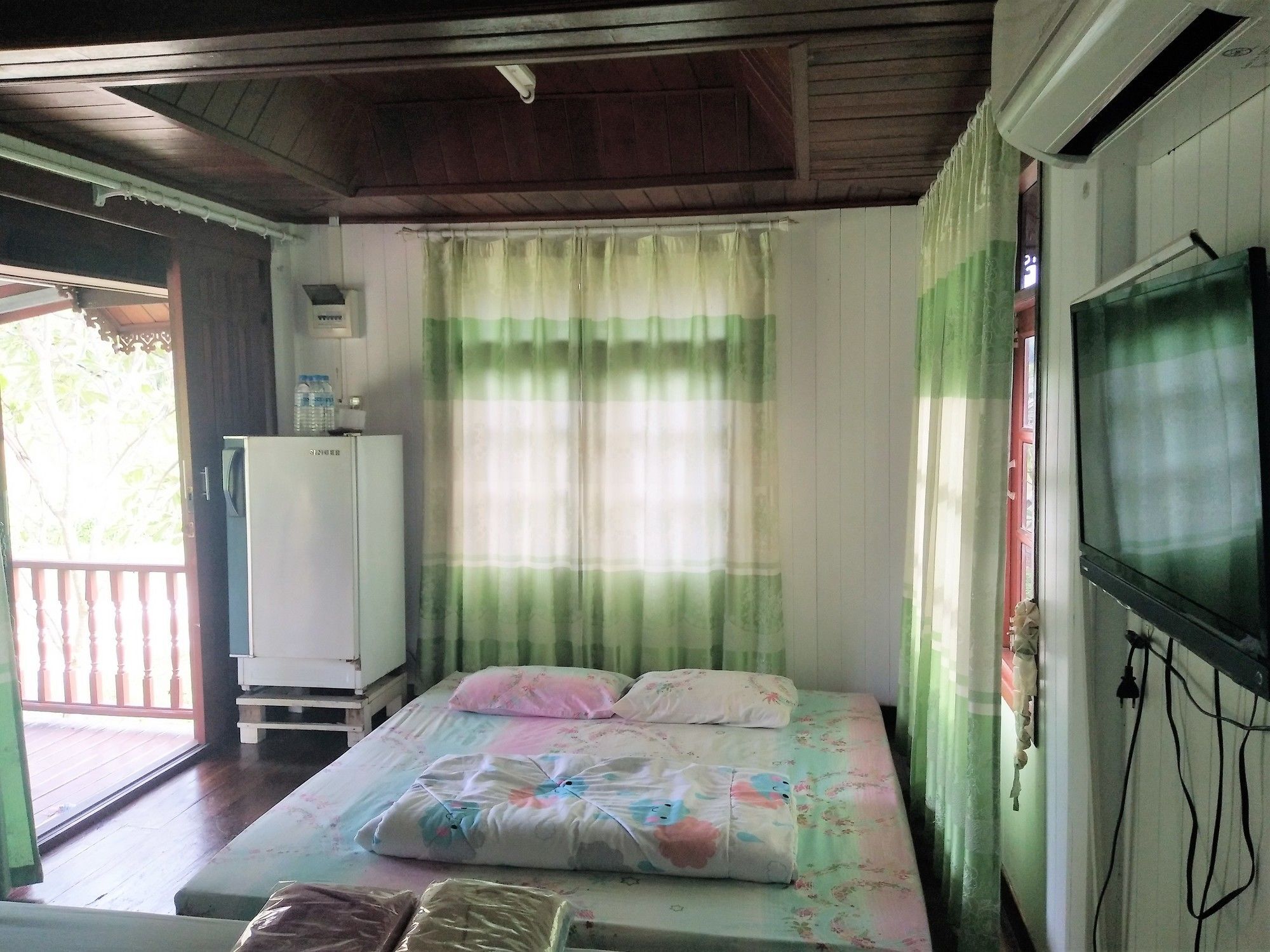 Sarocha Resort Rayong Extérieur photo
